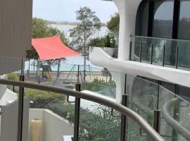 THE COSMOPOLITAN COTTON TREE Hideaway at 10310