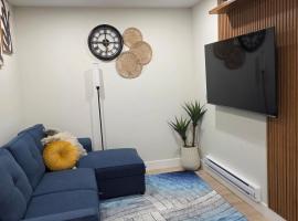 Cozy & Stylish 1BR Suite，位于里贾纳的带停车场的酒店