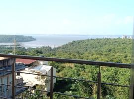 Sea View Luxe 3BHK Retreat，位于达波林的酒店