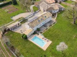 Maison de campagne avec piscine et charme poitevin
