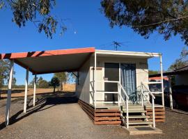 Major Mitchell Caravan Park，位于Mitchell的酒店