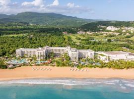 Wyndham Grand Rio Mar Rainforest Beach and Golf Resort，位于里奥格兰德的酒店