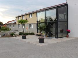 Helmers Gästehaus，位于Gempfing的酒店