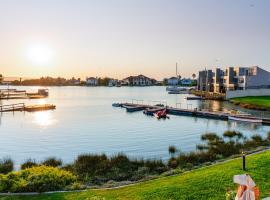 Port Owen Marina by First Private Stays，位于韦尔德里夫的酒店