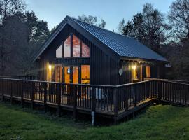 Bracken Lodge，位于Dalavich的酒店