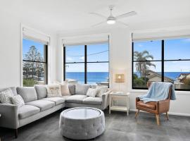 Family comfort across the road from North Beach，位于蚬壳港的酒店