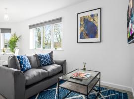 Two Bedrooms Apartment - Parking - Netflix - Cradley Heath 51C，位于Netherton的酒店