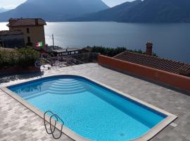 The Fairy World - Penthouse with Terrace Lake view and Pool，位于贝拉诺的酒店