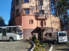 HOSTEL SOCRATES NOWOYAWORIVSK Хостел СОКРАТ НОВОЯВОРІВСЬК，位于Novoyavorivsk的酒店