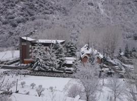 Hotel SNÖ Condes del Pallars，位于里亚尔普的酒店