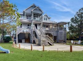 Family Beach Retreat | Pool, Hot Tub, Game Room，位于Waves的酒店