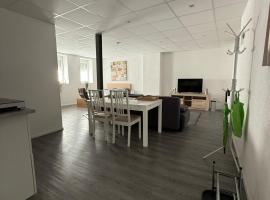 Modernes 1-Zimmer-Apartment im Herzen Oberkochens，位于上科亨的酒店