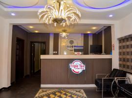 Triple Tee Luxury Hotel & Service Apartments Surulere，位于拉各斯的酒店