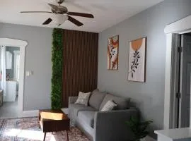 Cozy Home, 19m to NYC, 10m to American Dream