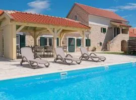 Rural Villa Olive Krka- 4 bedrooms, 3 bathrooms, private pool, park Krka 10 min