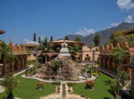 La Buena Vibra Wellness Resort & Spa，位于迪坡斯特兰的带热水浴缸的酒店