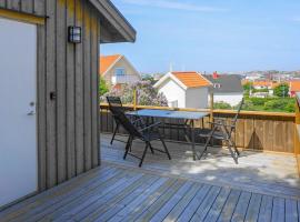 3 person holiday home in R&ouml;nn&auml;ng，位于R&ouml;nn&auml;ng的海滩酒店