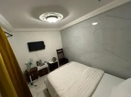 Luxury Villa AC Ensuite Room 8