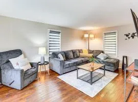 Cozy Home 4 Mi to YSU Campus Penguins Welcome!