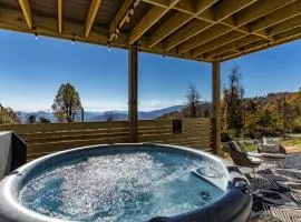 Skyline Retreat Luxury Mountain Escape wHot Tub