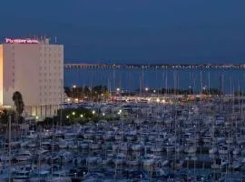 拉格朗德默特港美居酒店