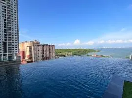 Georgetown Urban Family & Baby-Friendly Home with Skypool Seaview