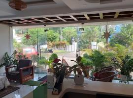 White House Residency，位于瓦尔卡拉的酒店