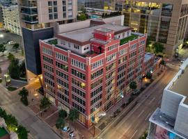 Reside Houston Downtown, a Wyndham Residence，位于休斯顿的酒店