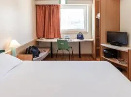 宜必思穆尔西亚酒店