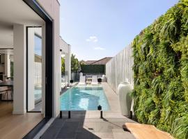 Bayside Grandeur w Heated Pool,Spa,Sauna,5 Ensuites，位于墨尔本的酒店