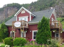 B&B Les Deux Pignons，位于Petit-Saguenay的度假短租房