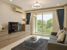 2 bed 2 bath luxury appartment Convention Center