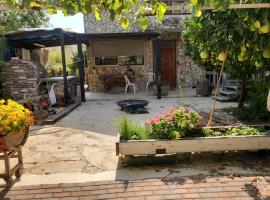 The stone house by the river וילה ליד הנחל，位于达夫纳的酒店