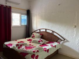 Haus in der natur 15 mn vom Flughafen Diass，位于Rufisque的酒店