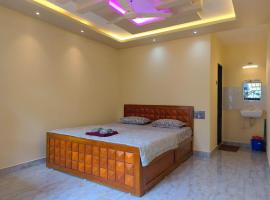 Vinayak Home Stay，位于马尔万的酒店