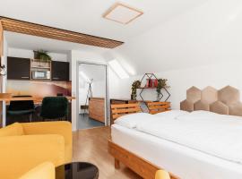 Hike & Ski-in Ski-out Mountain View Apartment for Family & Friends，位于茵特斯托德的酒店