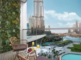 Luxe Living at Grande Signature - Burj Khalifa and Sea Views - Brand New