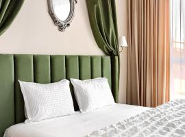 Sika Opulent Grand Apartment，位于阿拉德的酒店