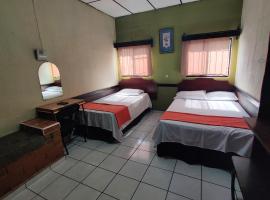 Hotel en Santa Ana，位于圣安娜的酒店