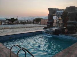 كهف الريف Reef Cave，位于阿尔哈姆拉的酒店