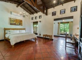 Hacienda La Pacífica Eco-Lodge,位于Cañas的酒店