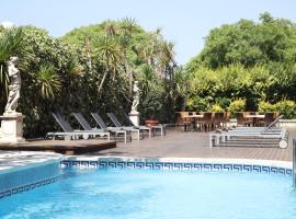 Augusta Club & Spa - Adults Only，位于罗列特海岸的酒店