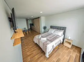 Modern loft and parking ideal for couples