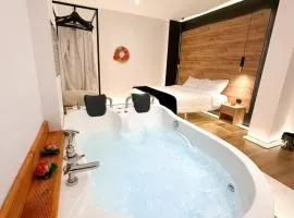 Jacuzzi Studio Room