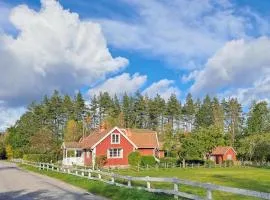 Awesome Home In Söderåkra With Wifi