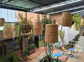 Xelva Hostel & Travel community，位于圣克里斯托瓦尔-德拉斯卡萨斯的青旅