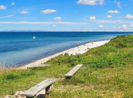 6 person holiday home in Gilleleje，位于吉利勒杰的酒店