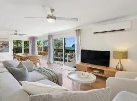 Jean's Beach House Accom Holidays