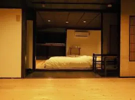 萩市の静かな港町の一棟貸切宿 泊まれるカフェ 龍さん家 -Japanese traditional house-