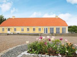 16 person holiday home in Nyk&oslash;bing M，位于J&oslash;rsby的宠物友好酒店